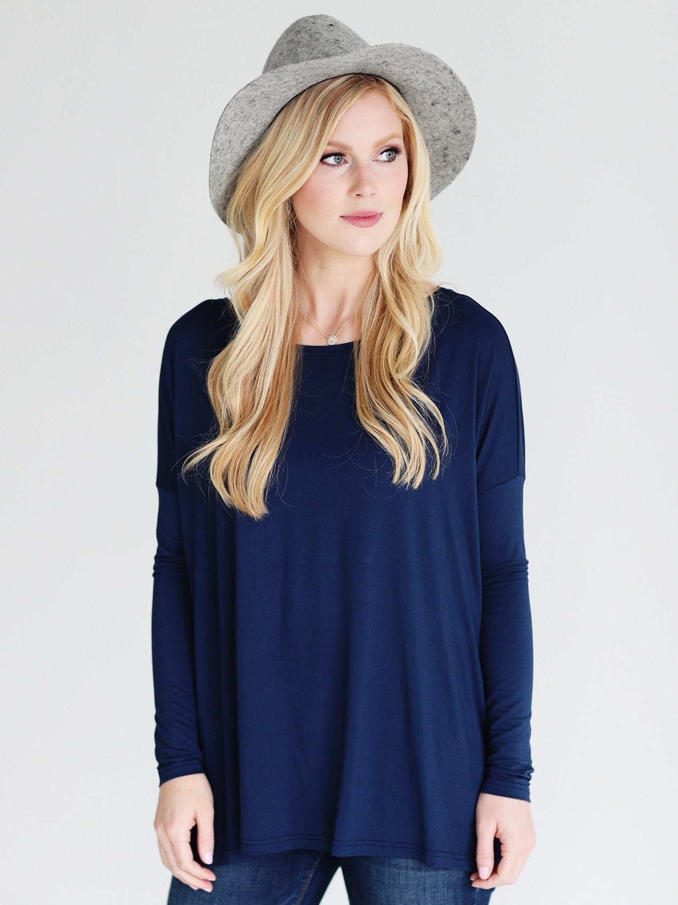NAVY LONG SLEEVE TOP